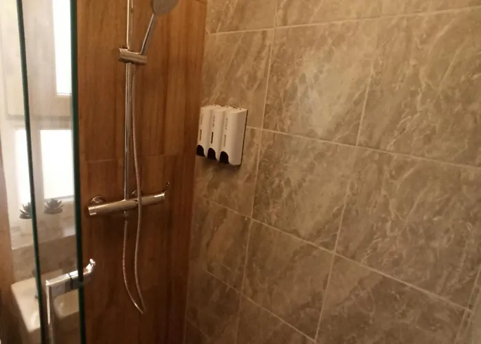 Old * بوخارست